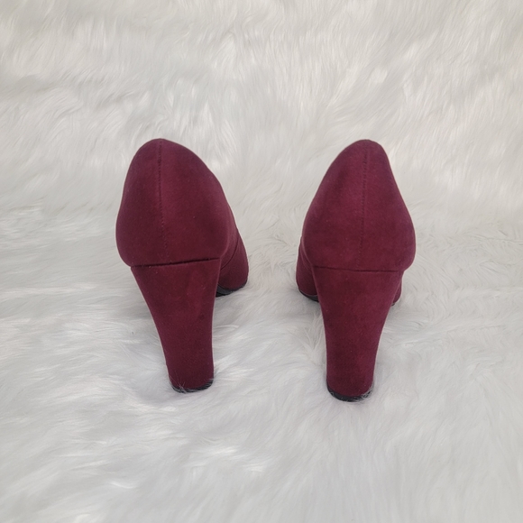 Fergalicious by Fergie burgundy suede heels. - Picture 3 of 8